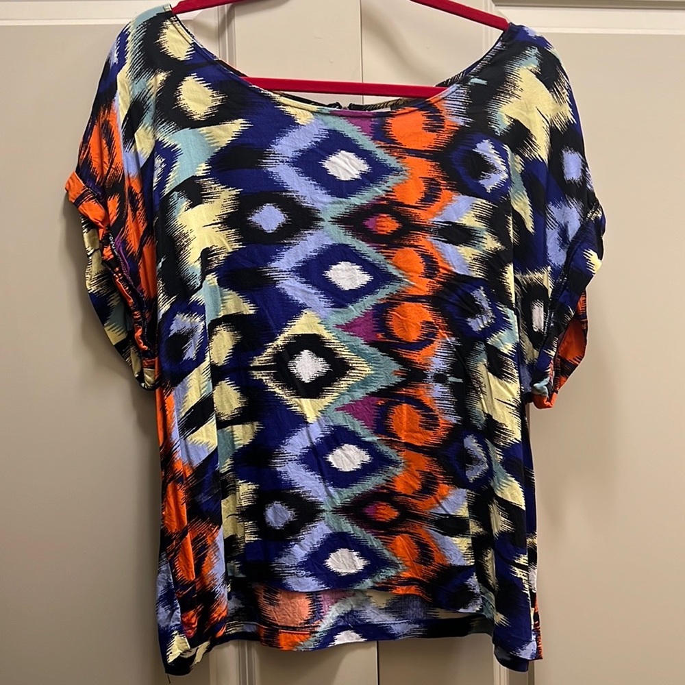 No Boundaries Multi-Color Shirt Size XL